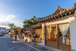 Hanok shops on Hwangridan-gil Street