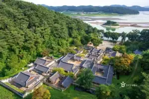 Panoramic view of Dosan Seowon