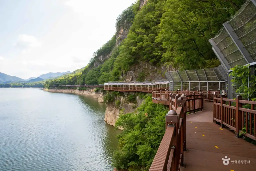 Aerial view of the long cliffside trail