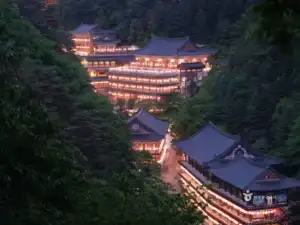 Guinsa Temple illuminated with lanterns at night