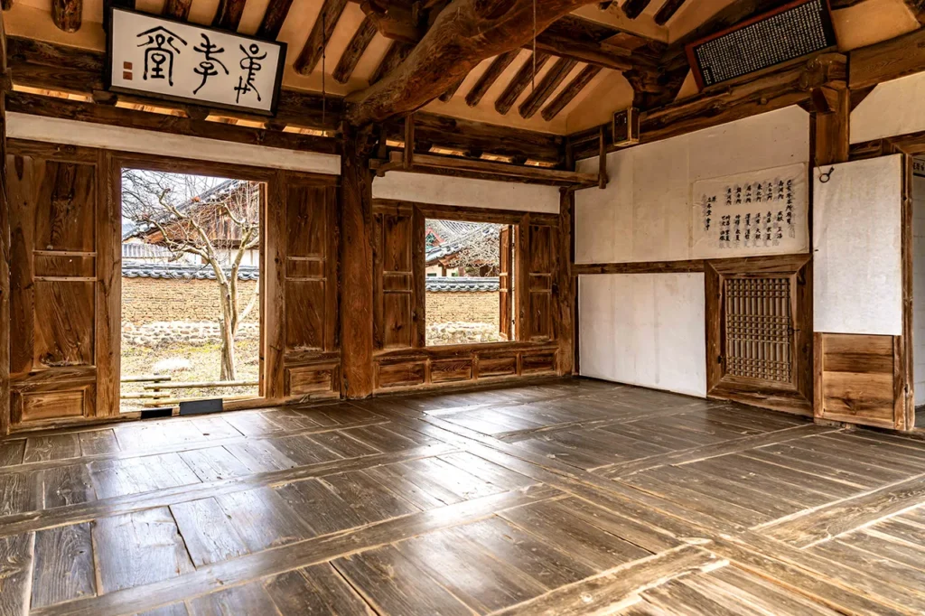 Hahoe Folk Village Main wooden hall