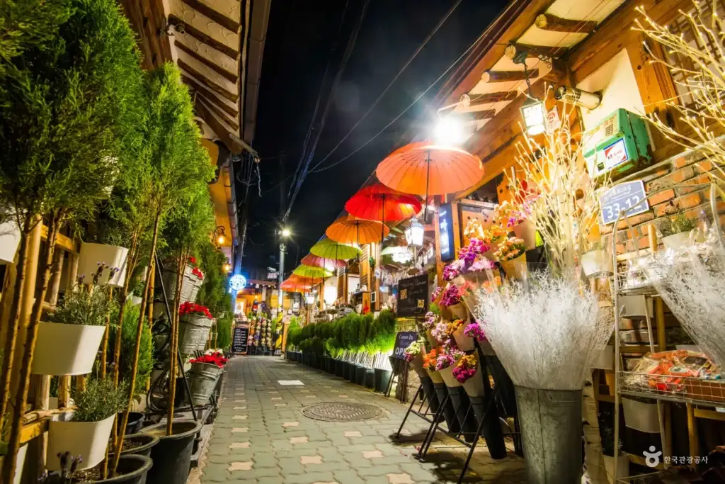 Ikseon-dong Hanok Street