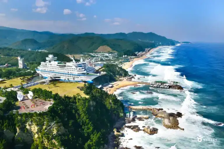 Gangneung Day Trip from Seoul: Jeongdongjin & BTS Spot Private Tour