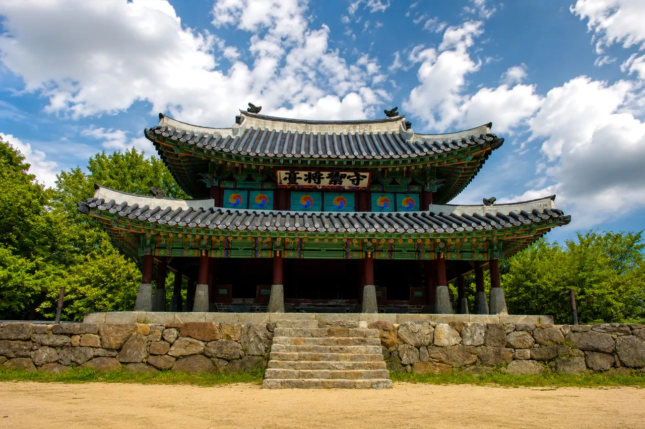Front view of Sueojangdae pavilion